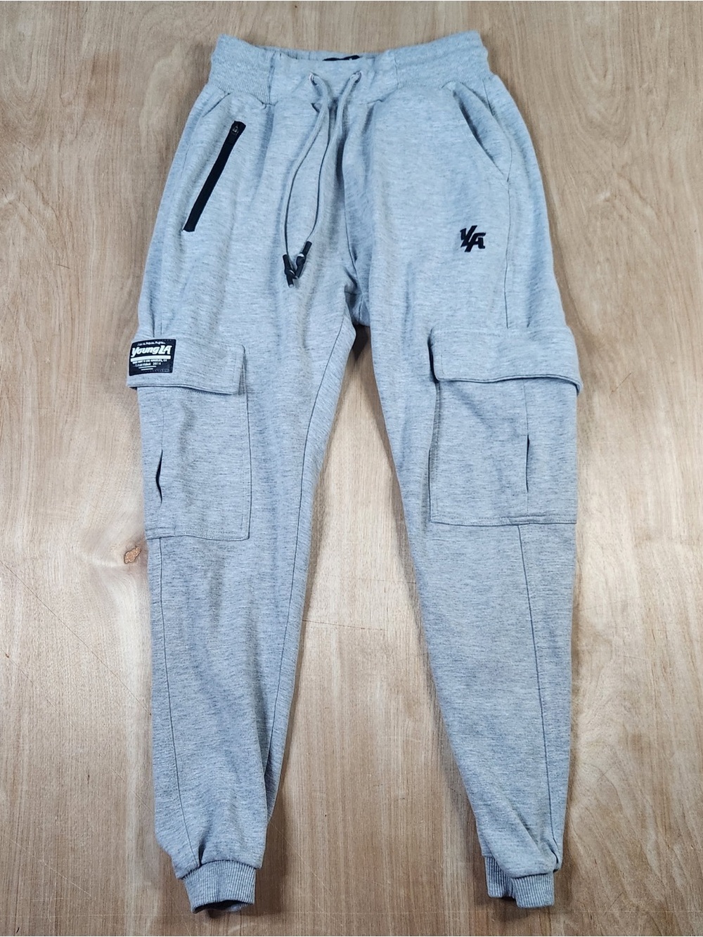 YoungLA Men’s Heather Gray Cargo Sweatpants Joggers Small.
